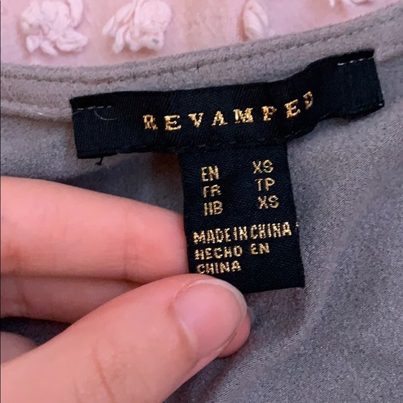 A soft long sleeve dress - Picture 2 of 2